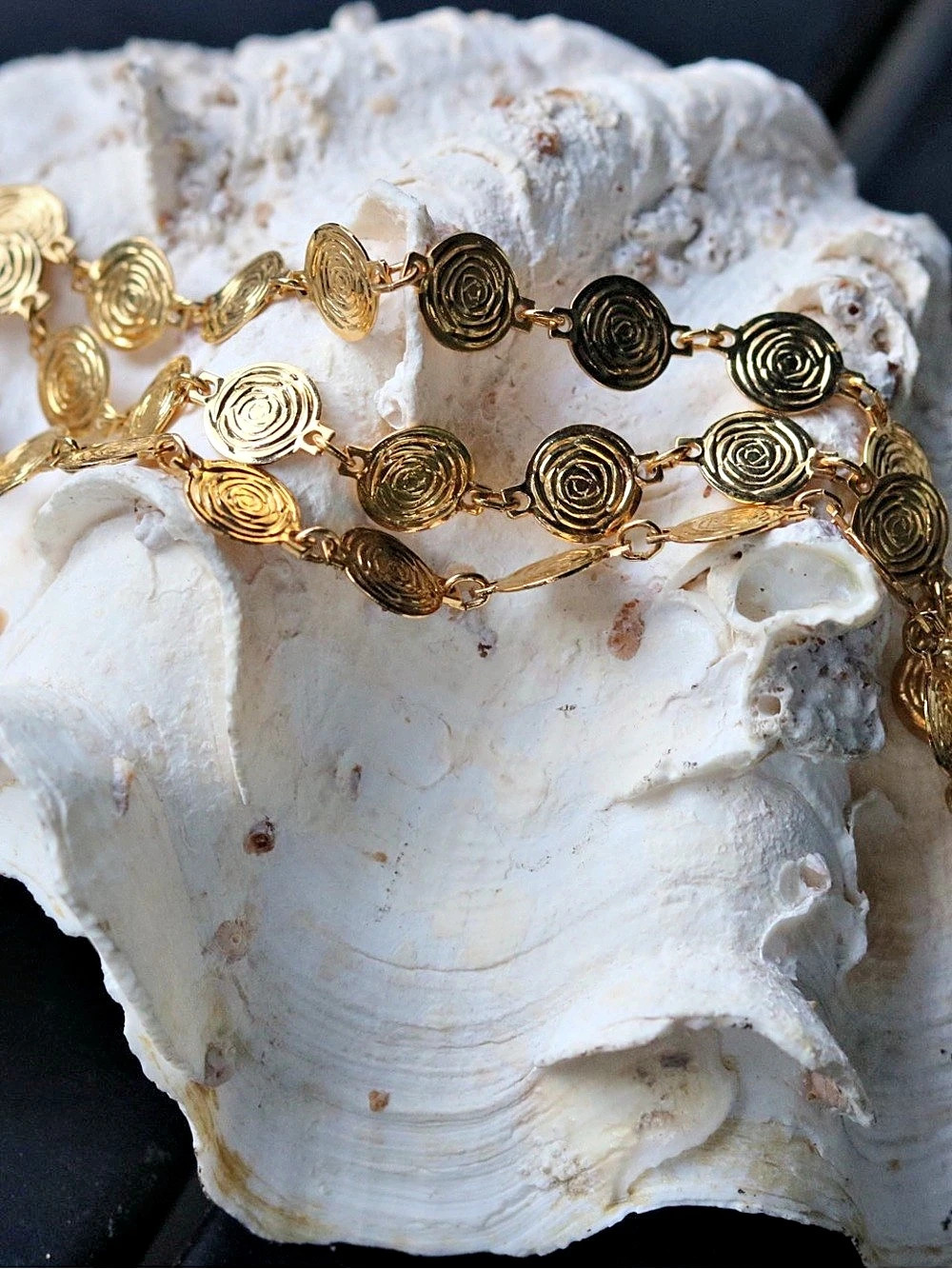 Liz Claiborne | Vintage Link Bracelet in Gold tone medallions